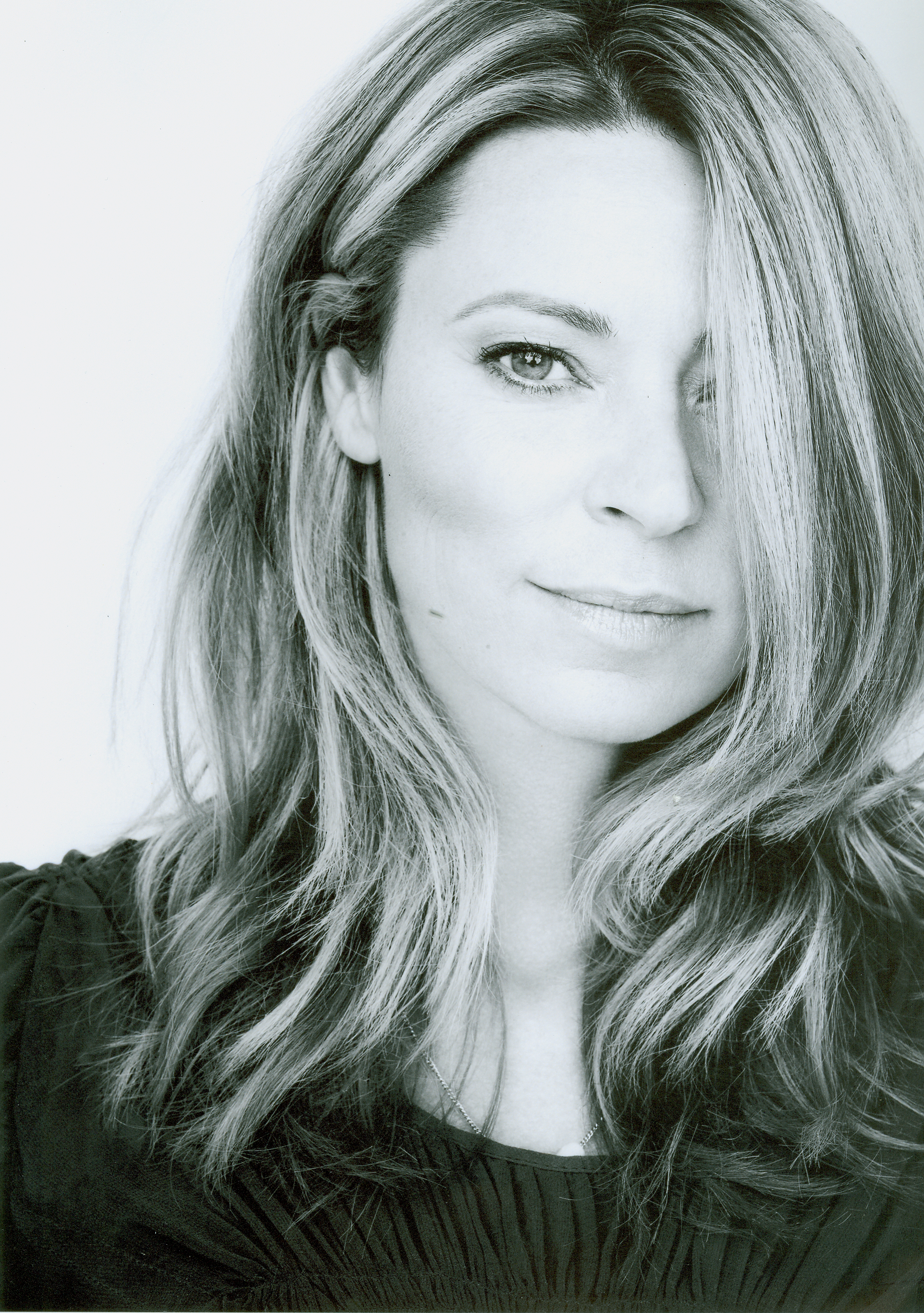 NICHOLA JOSS – BAG YOURSELF A BESPOKE SCULPTING FACIAL